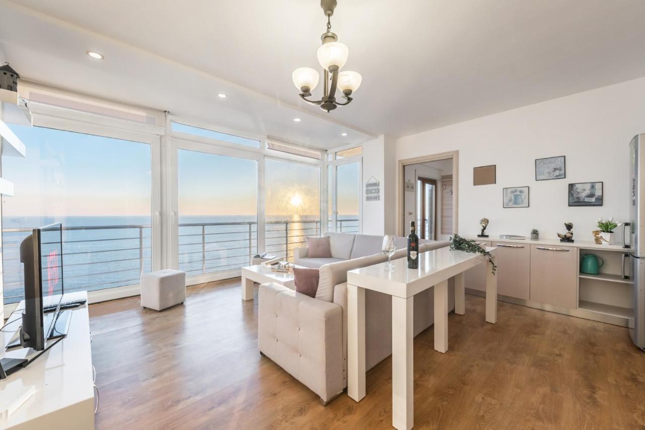 Blue Heaven -Full Sea View Brand New Apartment Durrës Kültér fotó